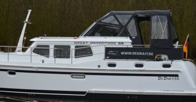 Motorová jachta a38d133