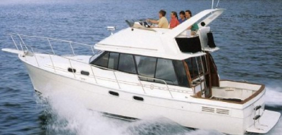 Motorová jachta bayliner3270