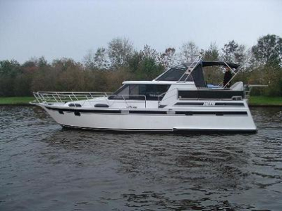 Motorová jachta eag1250